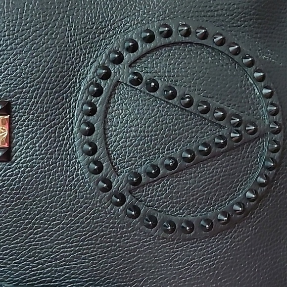 Valentino Luxury Bag with Gold Accents - Picture 4 of 8